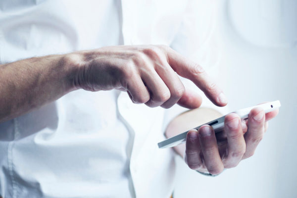 Купить облигацию так же легко, как расплатиться картой в магазине.